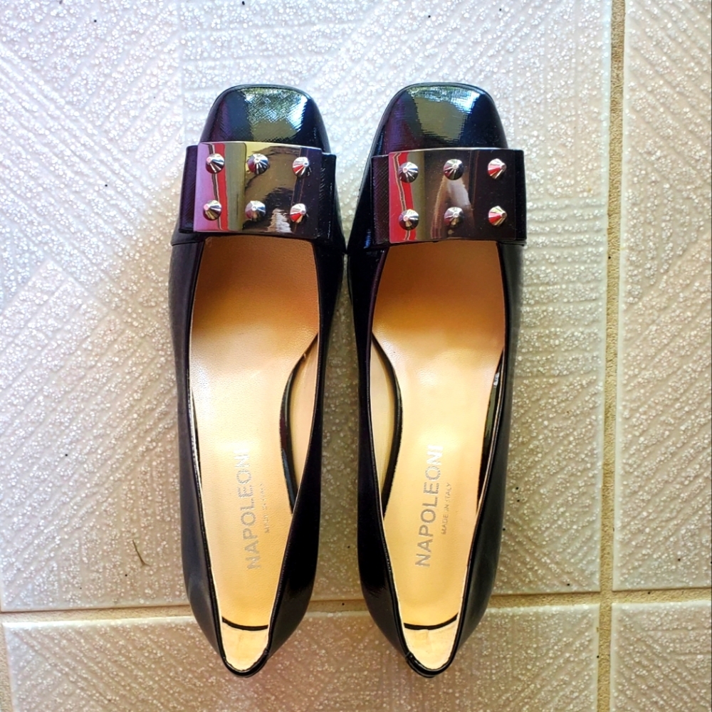 Napolioni Size 8 Shoes with a slight wedge